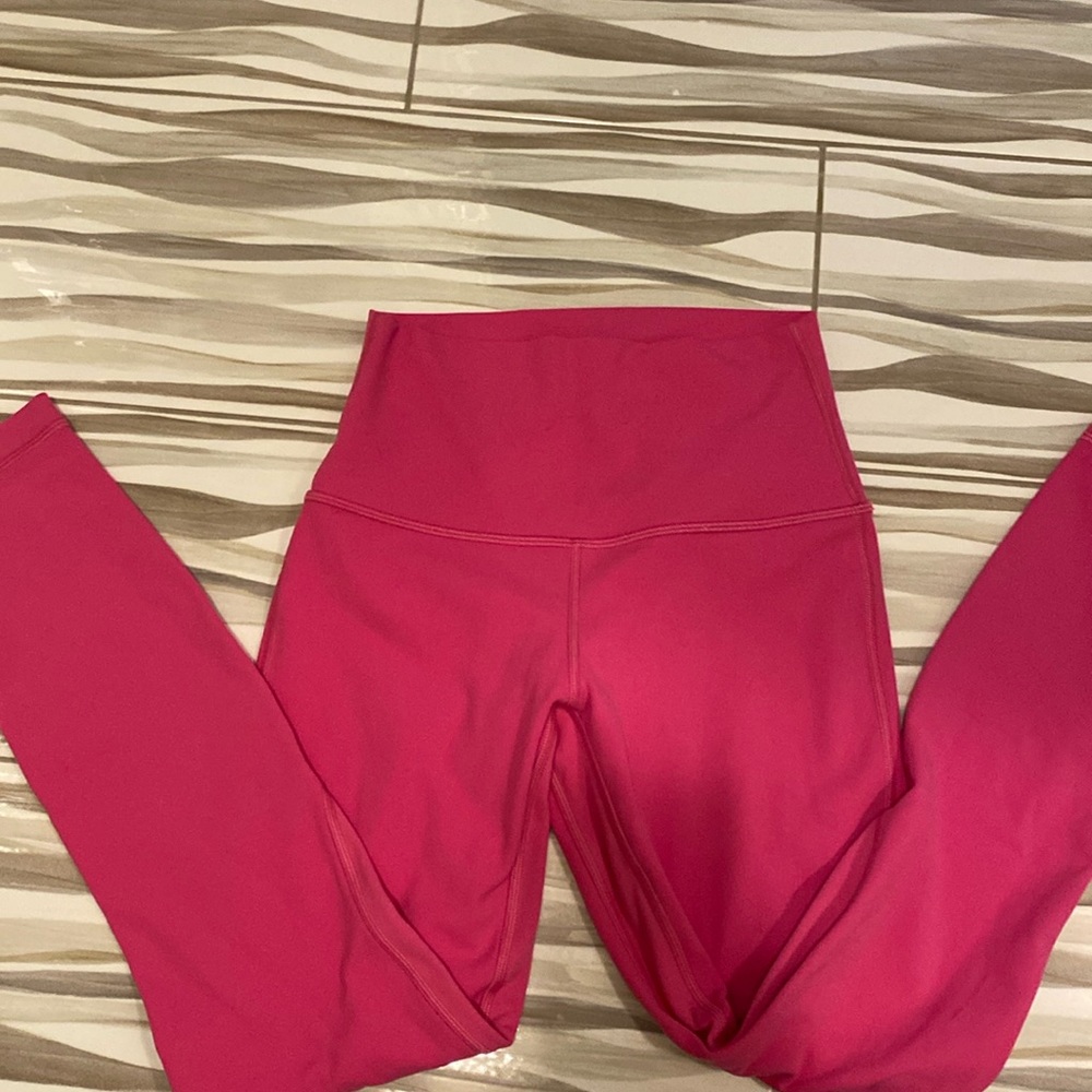 lululemon bright pink leggings